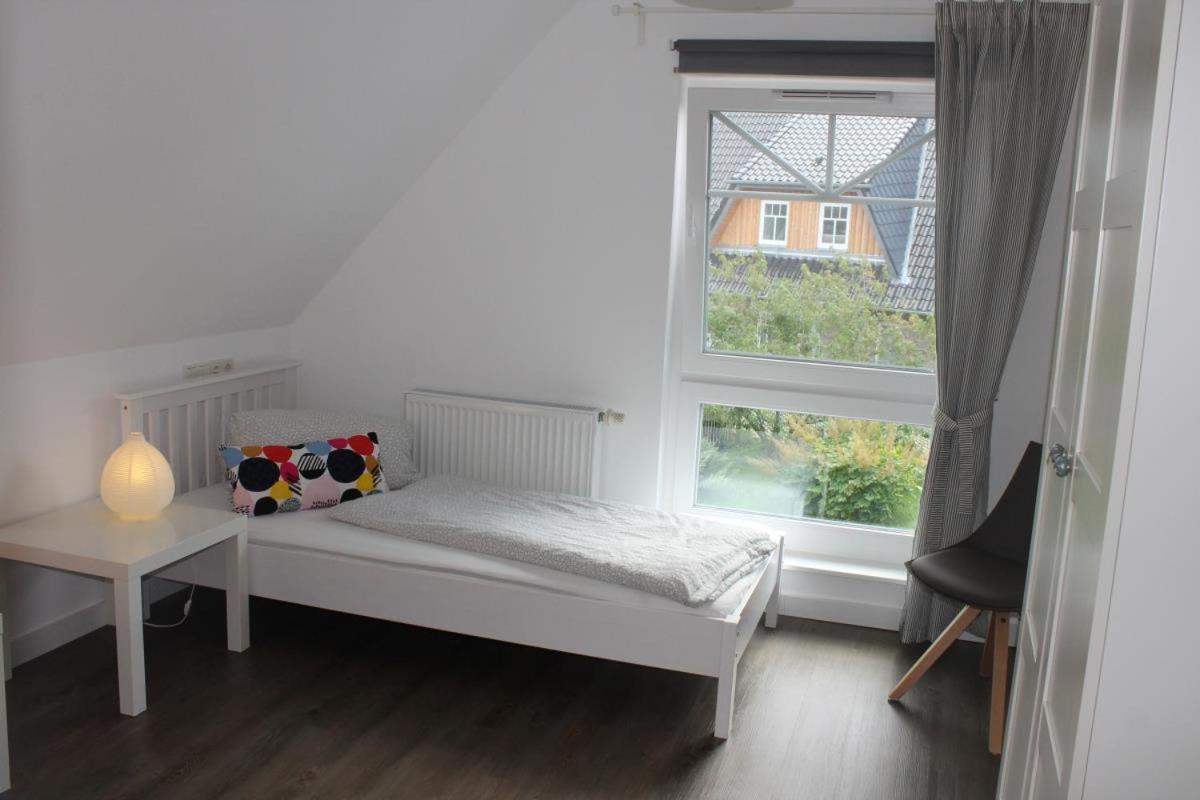 Ferienhaus De Niege Leive Born Esterno foto