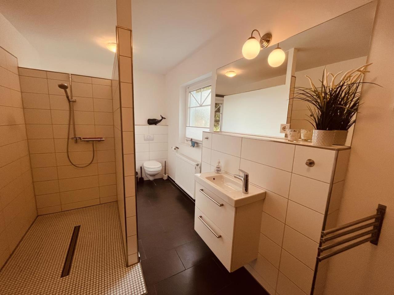 Ferienhaus De Niege Leive Born Esterno foto